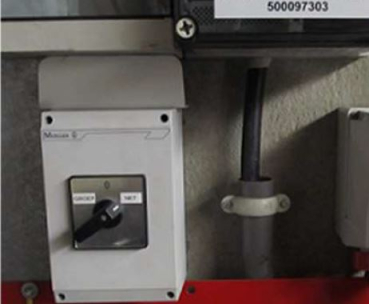 UMSCHALTER NETZ / AGGREGAT 32A 4P KM T3-4-8213/I AUFBAU