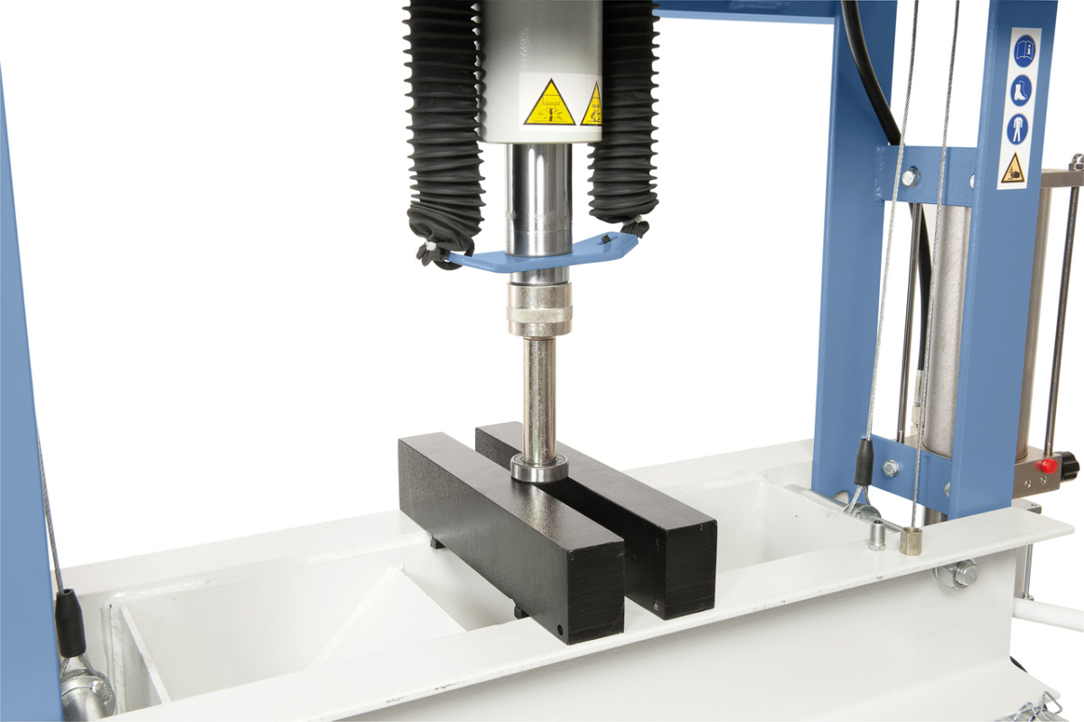 06-1715 Bernardo Pneumatische Werkstattpressen PWK 45 F