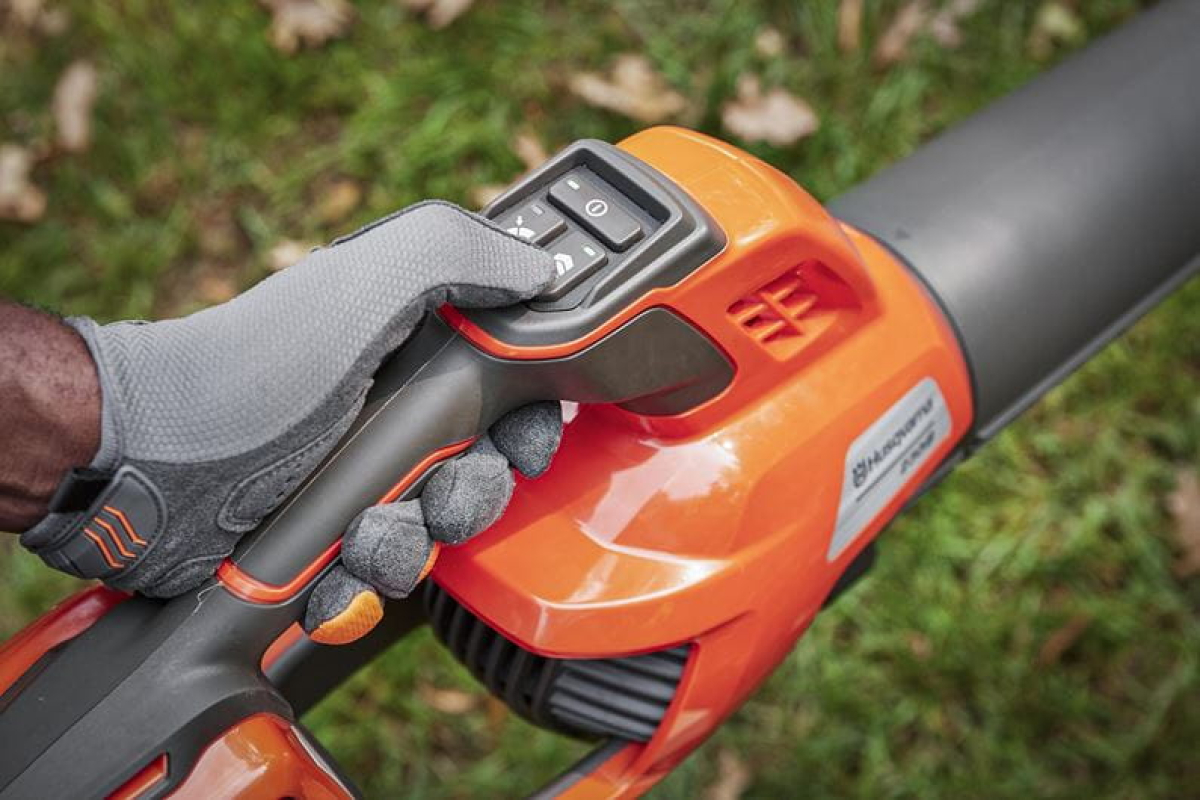 970744301 Husqvarna Akku-Blasgerät 230iB (ohne Akku, ohne Ladegerät)