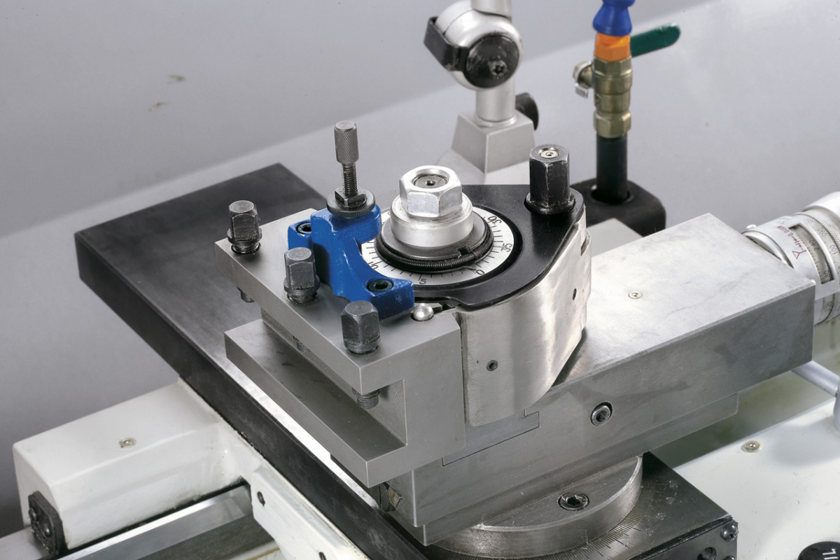 03-1289BXL Bernardo Universaldrehmaschinen Master 400 inkl. 3-Achs-Digitalanzeige